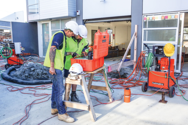 Synchronized-Positioning-System-Houselifters_96dpi_1280x853px_2_NR-19020